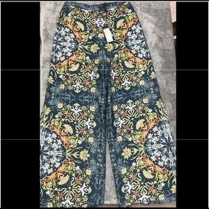 BCBG Palazzo pants printed